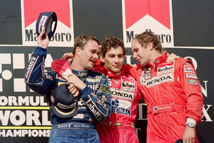 Senna celebrando a vitória no GP da Hungria de 1992 com British Nigel Mansell e Gerhard Berger