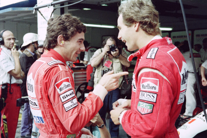 Ayrton e Gerhard Berger, nos boxes antes do GP de Portugal de 1991