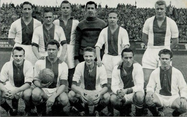 4. Ajax (1955) - 25 vitórias.