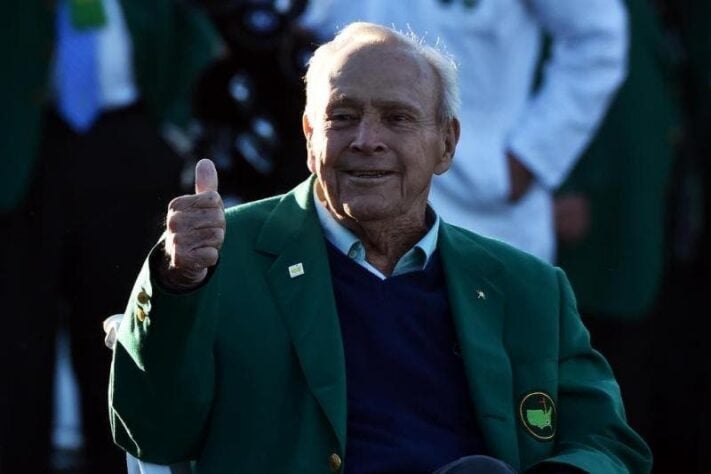 4º) Arnold Palmer – Esporte: golfe – 1,76 bilhão de dólares (aproximadamente R$ 8,7 bilhões)