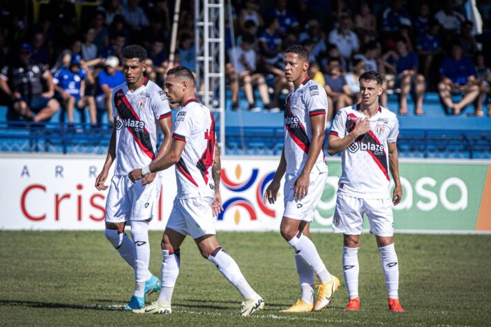 Atlético-GO - título: 0,000% / rebaixamento: 81,4%
