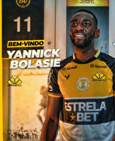 A contratação do atacante, Yannick Bolasie foi oficializada nesta quarta-feira (20). O congolês firmou um contratou até o final de 2024. (créditos: Divulgação/Criciúma)