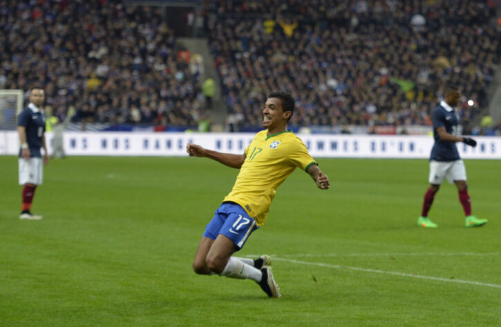 Luiz Gustavo - Volante do São Paulo (Foto: AFP PHOTO/MIGUEL MEDINA)