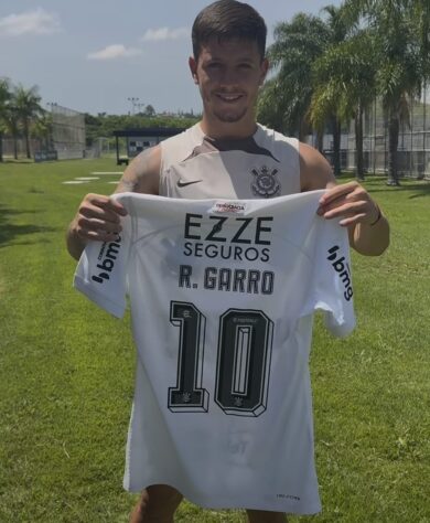 Rodrigo Garro é o novo camisa 10 do Corinthians! O argentino deixou de usar o número 16 e passou a usar a numeração que era de Matías Rojas. Veja os dez últimos jogadores do Timão a usarem o número que já pertenceu a ídolos como Rivellino, Zenon, Edílson e Carlos Tévez!