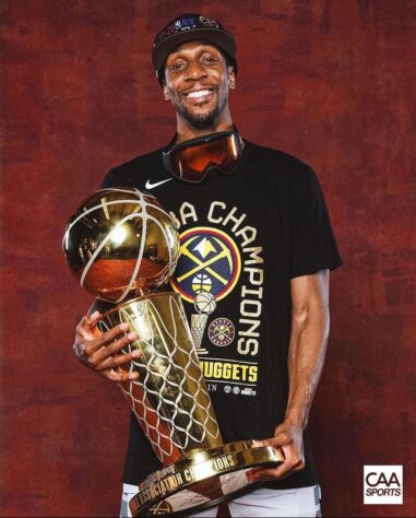 Ish Smith, de 1,83m, foi campeão da NBA pelo Denver Nuggets, em 2023 
