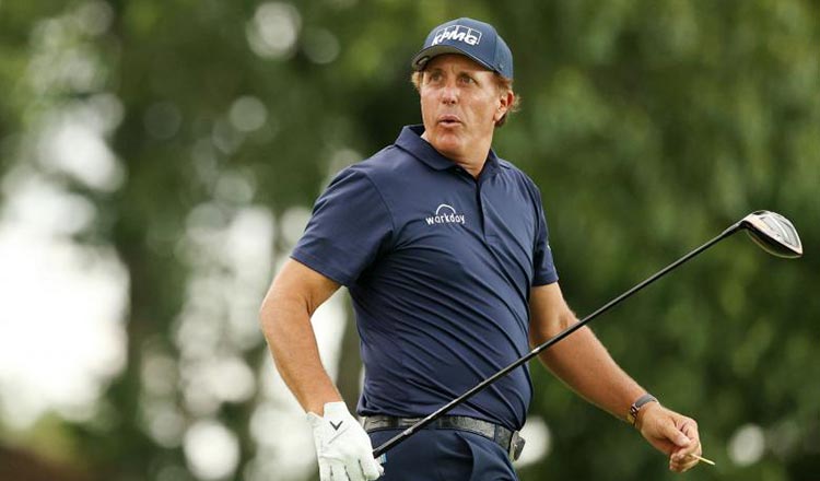 11º) Phil Mickelson – Esporte: golfe – 1,43 bilhão de dólares (aproximadamente R$ 7,1 bilhões)