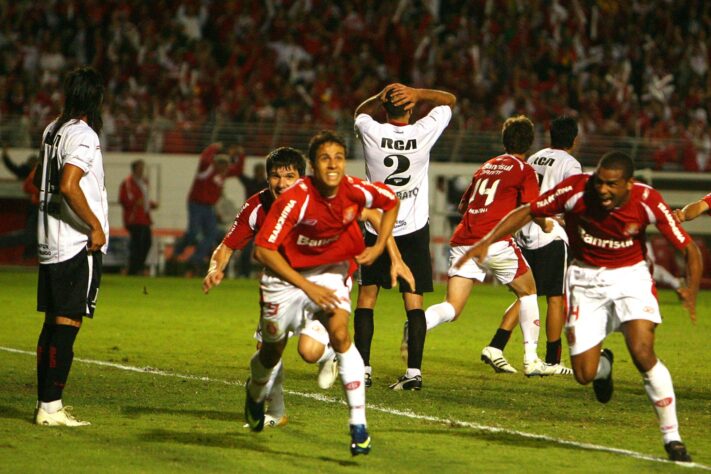 O Inter se sagrou campeão da Sula em 2008 após bater o Estudiantes na final; Nilmal marcou o gol do título na prorrogação