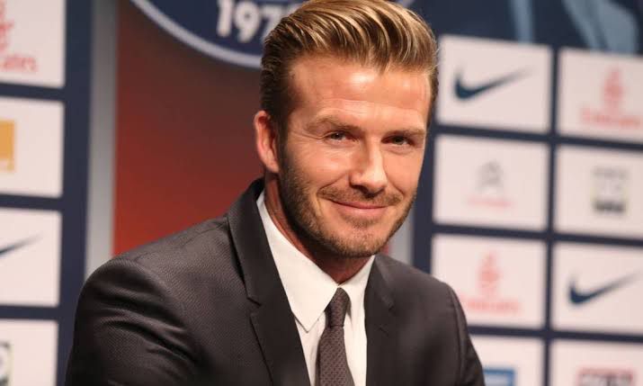 David Beckham: O ex-futebolista inglês é, até os dias de hoje, um dos maiores nomes do esporte. Beckham atuou em grandes clubes, como Manchester United, Real Madrid e Milan. O meio-campista é casado com Victoria, ex-integrante do grupo Spice Girls.