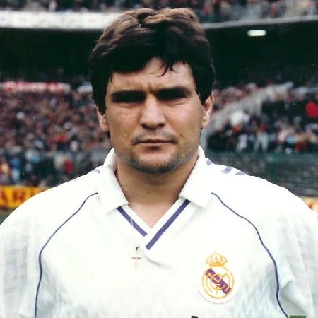 Jose Antonio Camacho (lateral-esquerdo): 548 jogos pelo Real Madrid