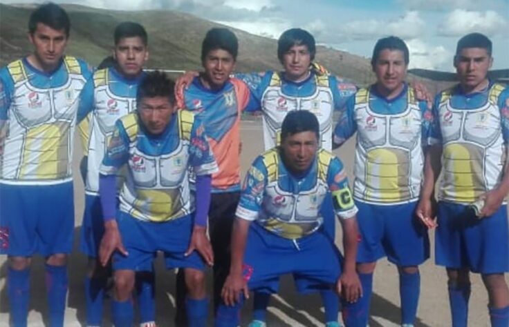 O clube Molinos Pirata FC, do Peru, jogou com um uniforme inspirado na roupa dos sayajins quando consquistou a Copa do Peru a vaga para primeira divisão.