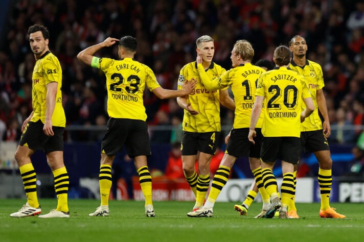 7) Borussia Dortmund - R$ 403 milhões