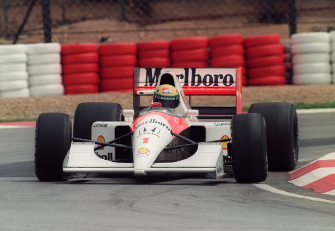 Ayrton Senna correu em quase todos seus anos na McLaren com motor da montadora japonesa Honda, sendo já um princípio de proximidade do piloto com o Japão.