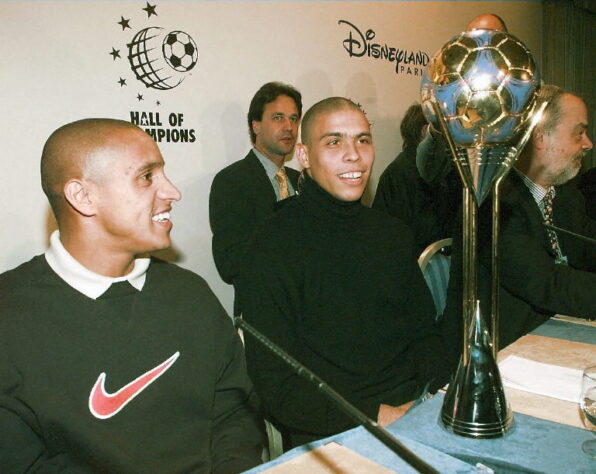 Eleito o segundo melhor do mundo de 1997, somente atrás de Ronaldo Fenômeno.