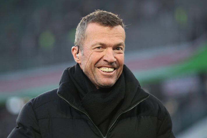 Lothar Matthäus, campeão Mundial de 1990 com a seleção da Alemanha e heptacampeão alemão com o Bayern, avaliou o nome de alguns candidatos a técnico do clube bávaro, em declarações ao alemão "Bild". O ex-jogador apontou quais são seus nomes favoritos e rejeitou técnicos de peso para o comando do clube. Veja as opiniões de Matthäus a seguir.