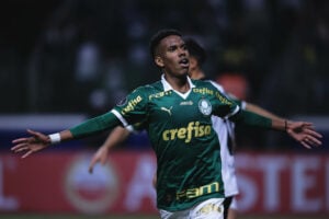 Oferta do Chelsea colocaria Estêvão entre maiores vendas do Palmeiras; veja ranking