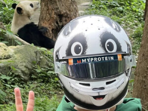 Pilotos da F1 abusam da criatividade nos capacetes do GP da China; veja imagens