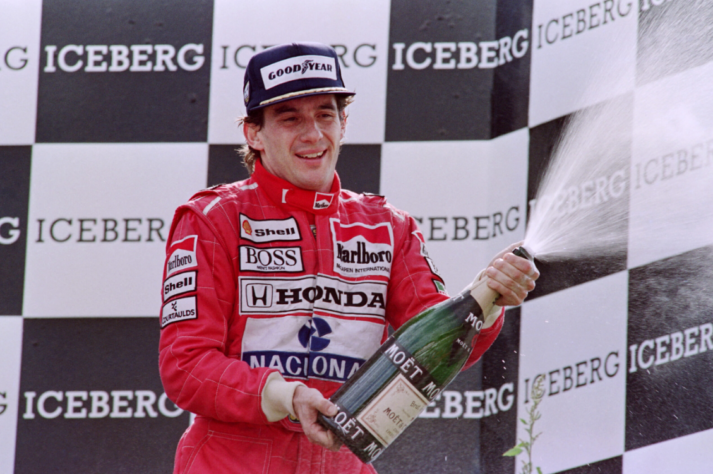 Avenida Ayrton Senna, Rio de Janeiro (RJ) - Umas principais avenidas situadas na Barra da Tijuca, no Rio de Janeiro, leva o nome do brasileiro tricampeão mundial na Fórmula 1.