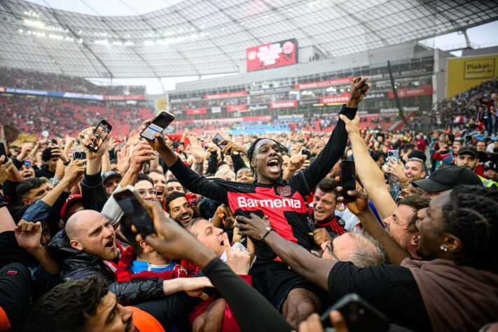 O Bayer Leverkusen chocou o mundo após vencer de forma espetacular o campeonato alemão pela primeira vez em seus 120 anos. Relembre outros times que quebraram o padrão e conquistaram seus campeonatos nacionais.