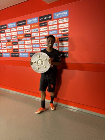 Nathan Tella: O ponta nigeriano foi fundamental tanto no ataque quanto na defesa. O jogador que todo treinador gosta de ter.