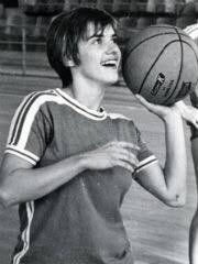 Norminha - Modalidade: Basquete - Motivo para nunca ter ido para as Olimpíadas: categoria feminina só foi incluída no programa olímpico em 1976.