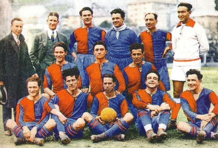 9 títulos - Genoa (1898, 1899, 1900, 1902, 1903, 1904, 1914–15, 1922–23 e 1923–24)