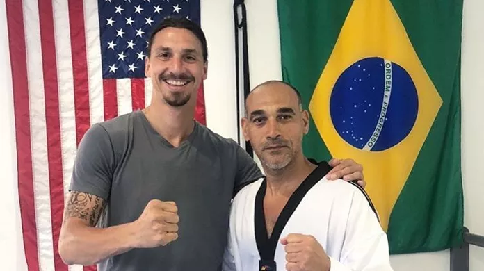 O que muitos não sabem é que além do futebol, Zlatan Ibrahimovic também se arrisca no taekwondo, onde é faixa preta. Inclusive, já treinou no Brasil.