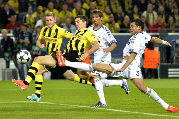 Borussia 4x1 Real Madrid (2012/13) - Com incríveis 4 gols de Lewandowski, o Borussia atropelou o Real na Alemanha e encaminhou a sua classificação para a final daquela edição. Na volta, a vitória do Real por 2x0 não foi suficiente e os aurinegros avançaram.