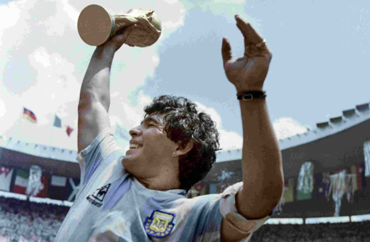 Maradona - 32 gols em 84 jogos