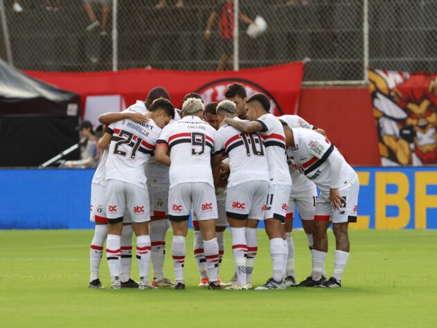 Odd/Percentual de título do São Paulo: 23,00 (Lance!Betting)/4,3%. Odd/Percentual de rebaixamento do São Paulo: 17,00 (Lance!Betting)/5,9%