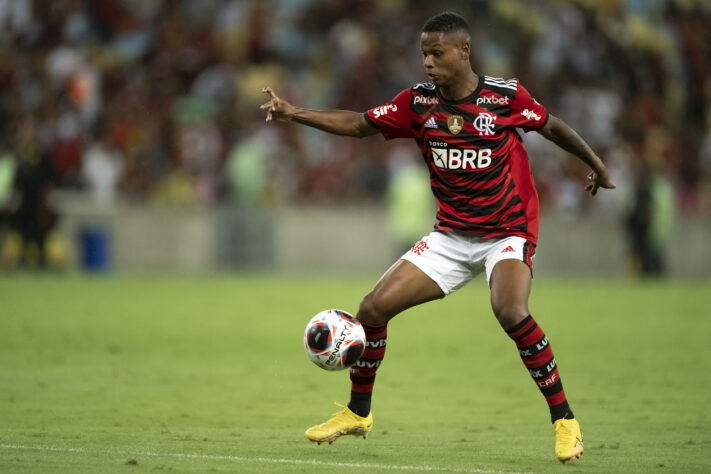 O Crystal Palace (Inglaterra) ainda deve R$ 59.347 milhões ao Flamengo, pela compra do meia Matheus França.