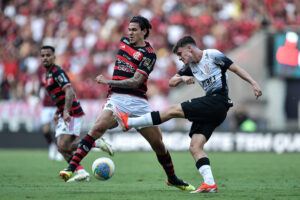 Que fase tá o Corinthians! Veja os melhores memes da vitória do Flamengo!