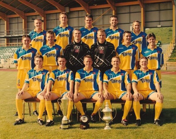 104: Barry Town AFC (País de Gales 1997/98) - 104 pontos