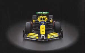 Veja imagens da McLaren com pintura em homenagem a Ayrton Senna