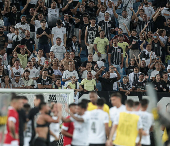 7) América-RN 1 x 2 Corinthians - 26.415 pagantes - Arena das Dunas