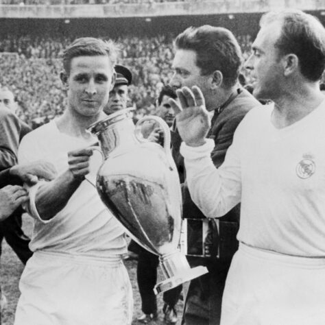 1956-57: Real Madrid 2x0 Fiorentina - Campeão