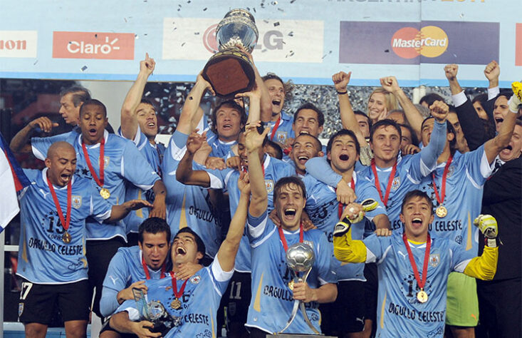 Uruguai - 15 títulos (1916, 1917, 1920, 1923, 1924, 1926, 1935, 1942, 1956, 1959, 1967, 1983, 1987, 1995 e 2011).