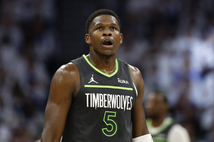 Anthony Edwards atua no Minnesota Timberwolves! O jogador nunca conquistou títulos, mas parece ser uma questão de tempo para a jovem estrela.