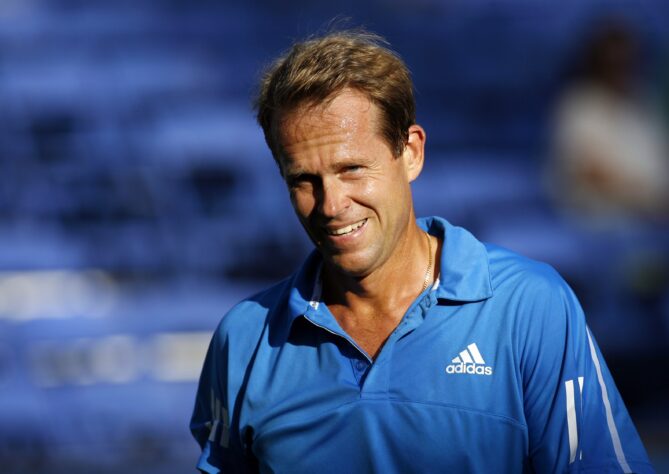 7º - Stefan Edberg - dois títulos (1988, 1990)