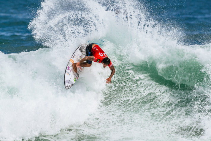 8º - Gabriel Medina (Brasil) - 28,990 pontos
