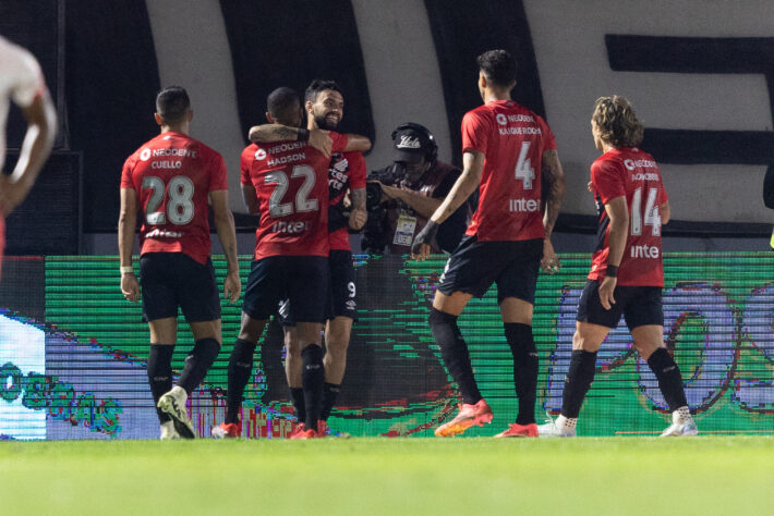 Athletico - título: 0.28% / rebaixamento: 3.7%