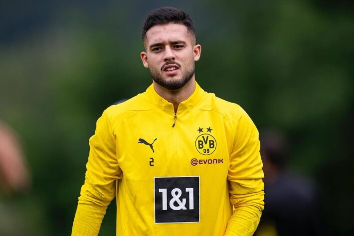 Yan Couto foi substituído por Willian