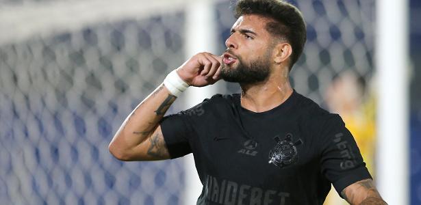 Fase de grupos (4ª rodada), Corinthians 2x0 Nacional (PAR) - 75' Yuri Alberto, 90 + 6' Matheuzinho (COR)