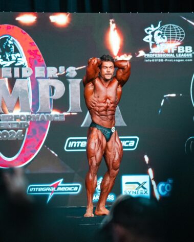 Matheus Menegate - 9º lugar na categoria classic physique no Olympia 2024