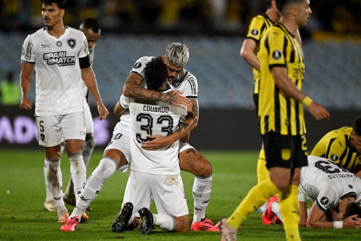 Atlético-MG e Botafogo se enfrentam na final da Libertadores 2024. A partida será dia 30 de novembro, no Estádio Monumental de Nuñez, casa do River Plate, em Buenos Aires, capital da Argentina. O local tem capacidade para 80 mil pessoas e a Conmebol não tem planos de mudar a sede do confronto por conta de assentos vazios . Veja o ranking dos maiores públicos brasileiros da Libertadores 2024! (crédito: ge)