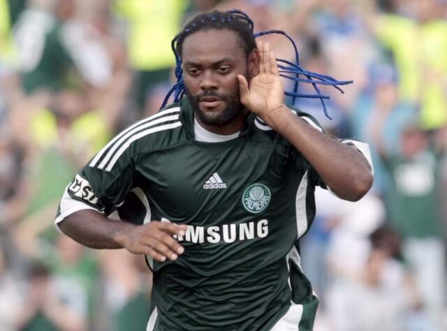 Vagner Love é o único jogador a marcar pelos dois clubes no grande clássico, com um gol pelo Corinthians e outro pelo Palmeiras