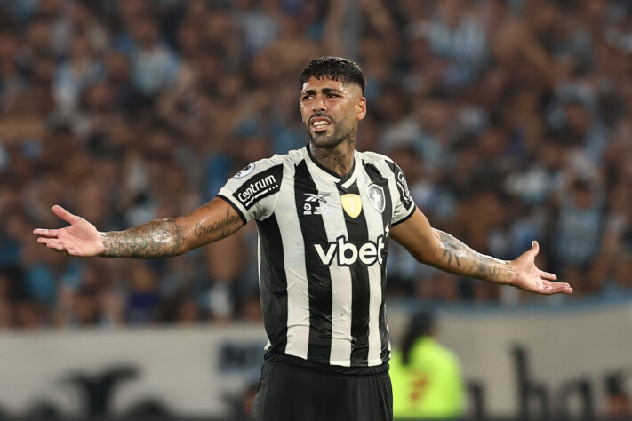 Botafogo: 11 - quatro vitórias - um empate - seis derrotas