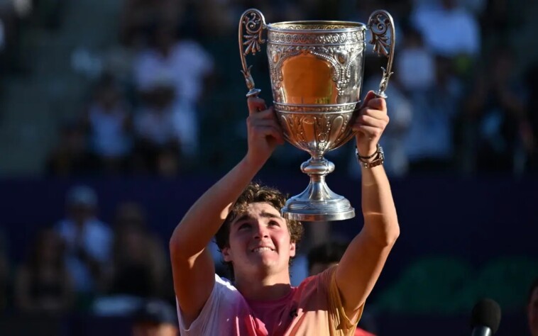 João Fonseca fez história e venceu seu primeiro torneio da Associação dos Tenistas Profissionais (ATP) na carreira, aos 18 anos! A ATP atualizou nesta segunda-feira (17) seu ranking após a vitória do brasileiro. Confira a lista: