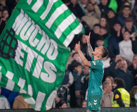 Real Betis - Anthony, Johnny Cardoso e Lo Celso  (20 milhões de euros ou cerca de R$124 milhões) 