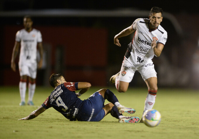 Vitória x Fortaleza – 21h30 – Globo e Premiere (Brasileirão)
