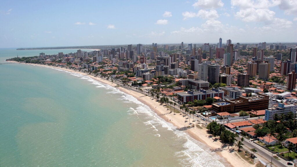 Conheça o destino onde o sol nasce primeiro no Brasil e que está encantando turistas do mundo todo